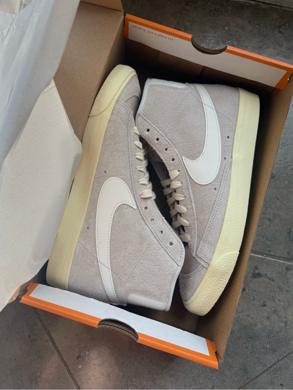 Nike Unisex Blazer Mid ‘77 Vintage Light Bone Alabaster